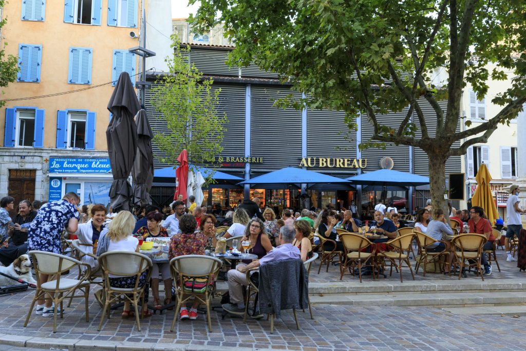 France, Var (83), Dracenie, Draguignan, place du Marche, cafe restaurant